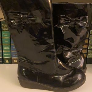 Girls patent leather boots
